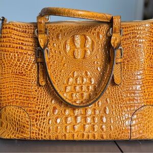 Elegant Vicenzo Crocodile-Embossed Women's Bag